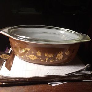 Vintage Collectible Pyrex Casserole Dish with Lid